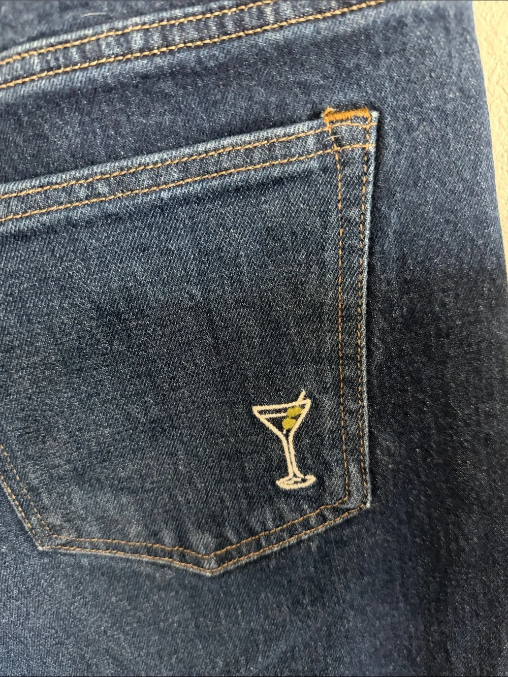 A&F High Rise 90’s Relaxed Jeans (CURVE LOVE)